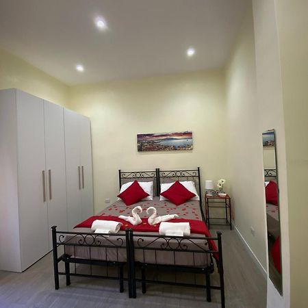 Ferienwohnung La Casa Al Centro " Vicino Al Centro Storico Di Napoli" Exterior foto